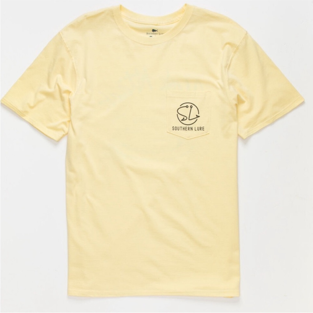 Tilly’s Southern Lure Mack Attack graphic pocket Tee butter yellow size Large
